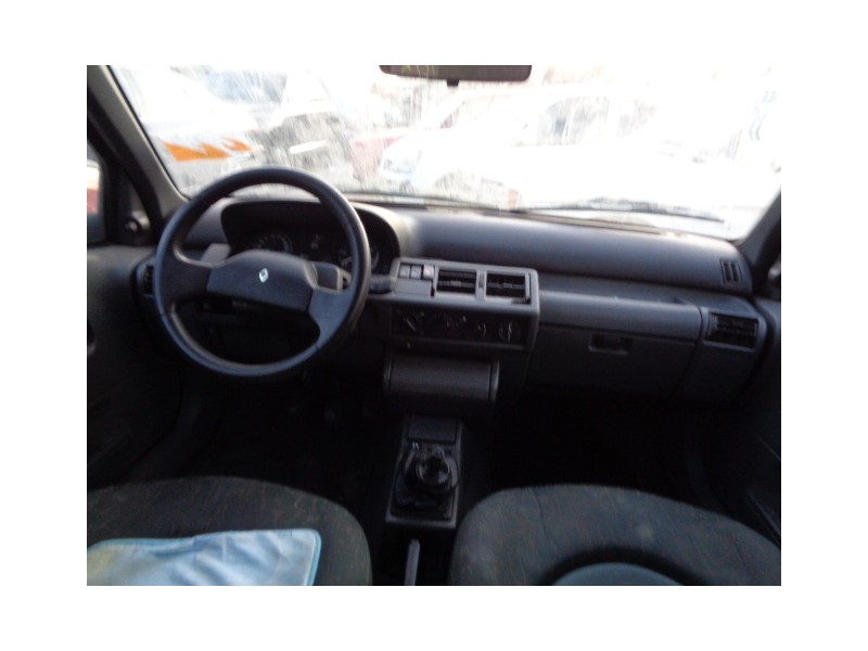 renault clio del año 1995