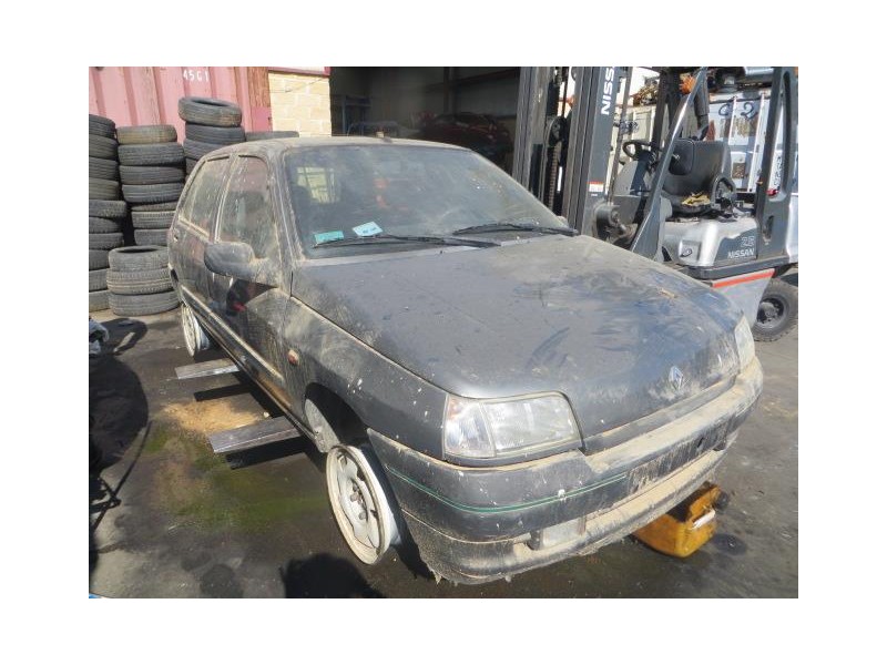 renault clio del año 1995