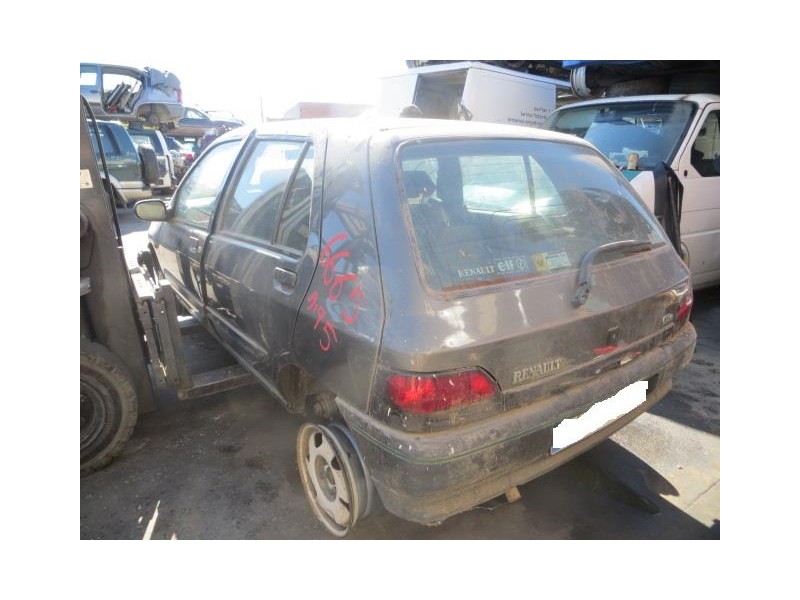 renault clio del año 1995