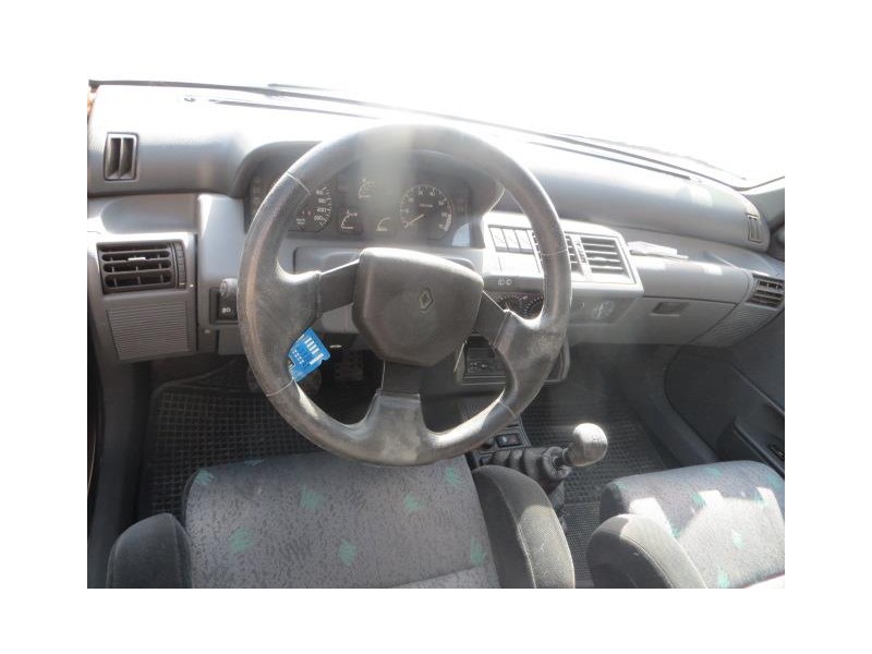 renault clio del año 1995