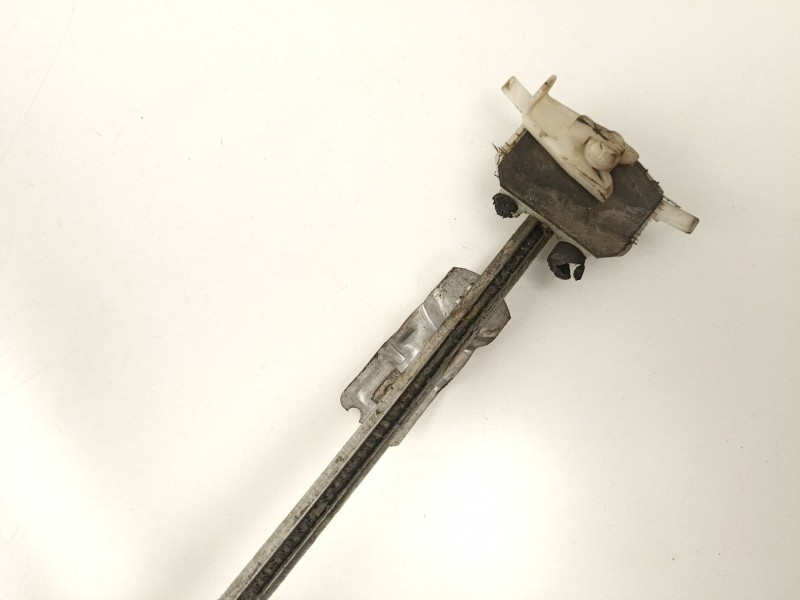 Recambio de elevalunas delantero izquierdo para renault clio 1.4 g referencia OEM IAM 7700799475  