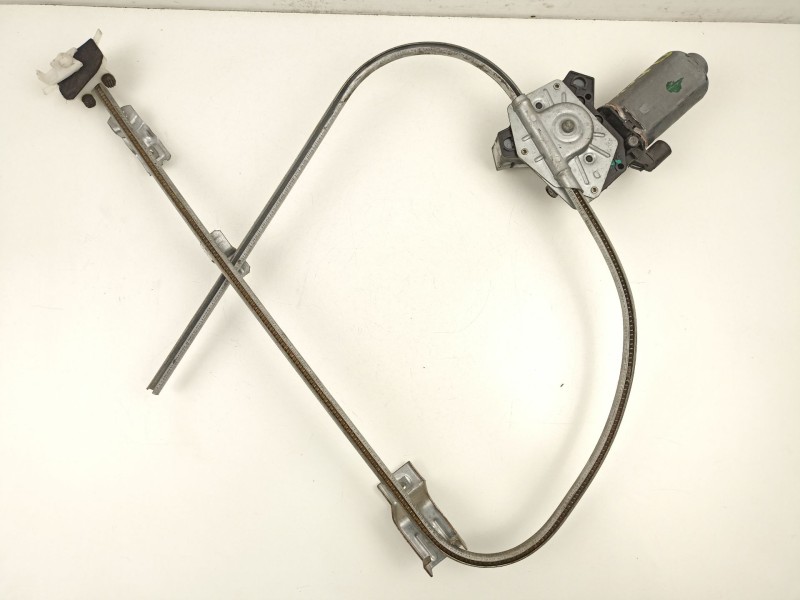 Recambio de elevalunas delantero derecho para renault clio 1.4 g referencia OEM IAM 7700799476  