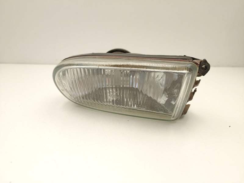 Recambio de antiniebla derecho para renault 19 ii chamade (l53_) 1.9 d (l53j) referencia OEM IAM 7701036046  