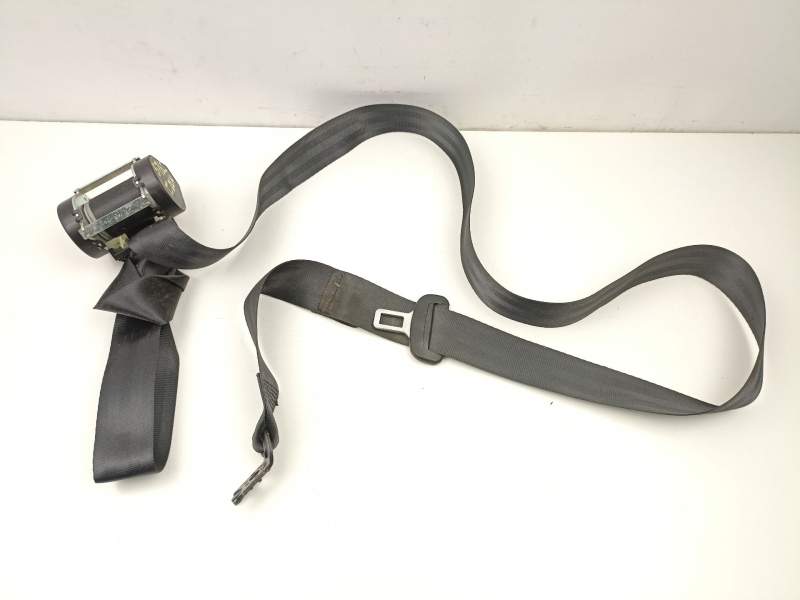 Recambio de cinturon seguridad trasero derecho para volkswagen golf 1.6 td referencia OEM IAM 5G0857805RAA  
