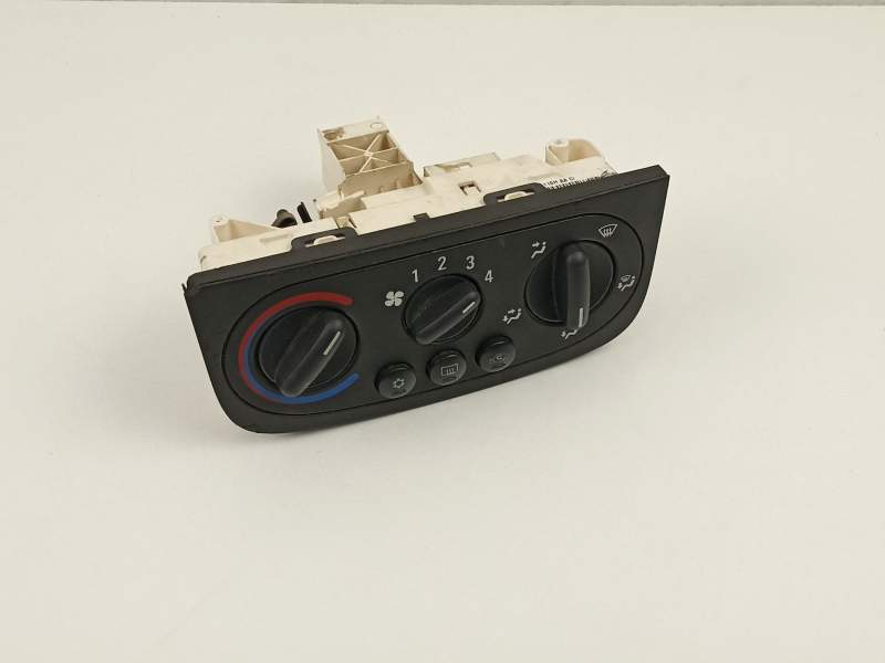 Recambio de mandos calefaccion aire para opel combo (corsa c) cargo referencia OEM IAM 24415146 031110HAACI 