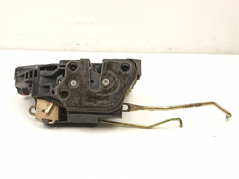 Recambio de cerradura puerta delantera derecha para hyundai coupe ii (gk) 1.6 16v referencia OEM IAM 813252C000  