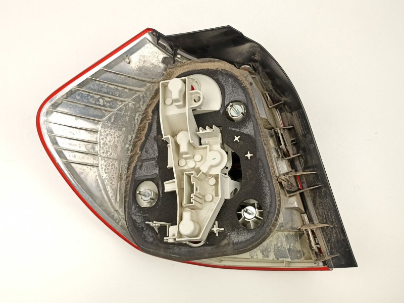 Recambio de piloto trasero derecho para bmw 1 (e81) 118 d referencia OEM IAM 718129807 3013580000 