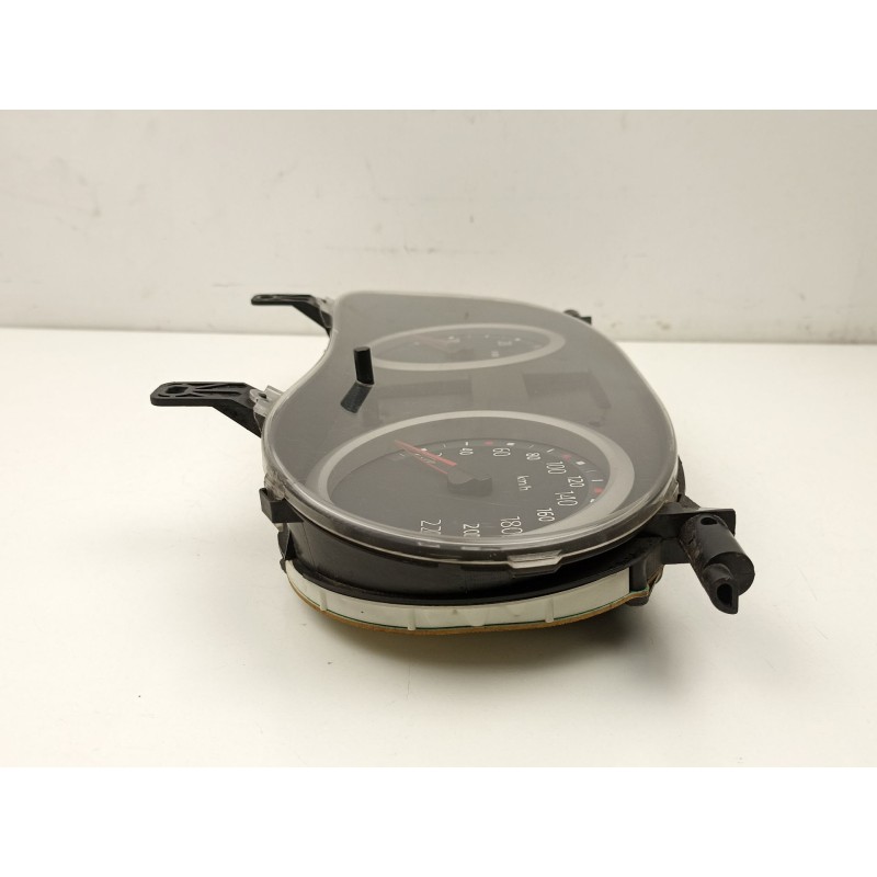 Recambio de cuadro instrumentos para renault clio 1.5 d referencia OEM IAM 8200404177  