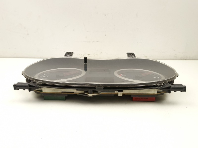 Recambio de cuadro instrumentos para renault clio 1.5 d referencia OEM IAM 8200404177  