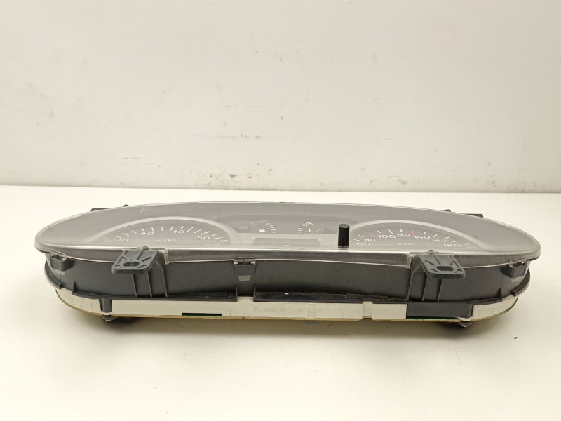 Recambio de cuadro instrumentos para renault clio 1.1 g referencia OEM IAM 8200261102  