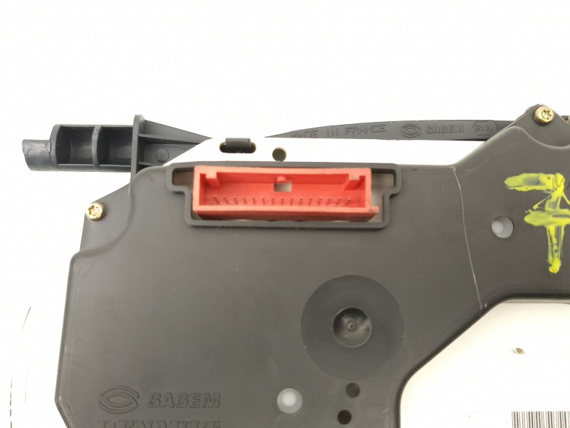 Recambio de cuadro instrumentos para renault clio 1.1 g referencia OEM IAM 8200261102  