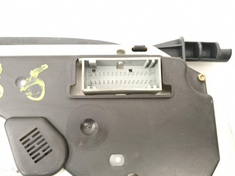 Recambio de cuadro instrumentos para renault clio 1.1 g referencia OEM IAM 8200261102  