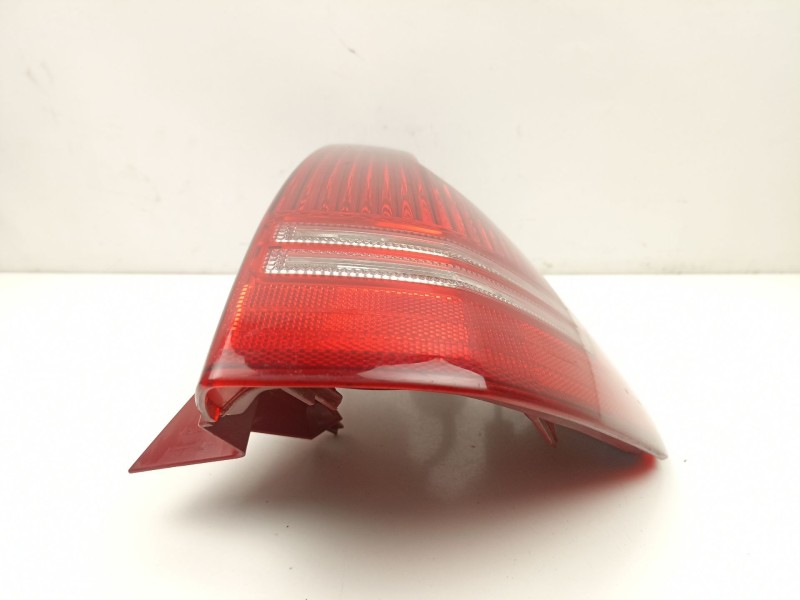 Recambio de piloto trasero derecho para citroën c4 1.6 d referencia OEM IAM 9655863980  