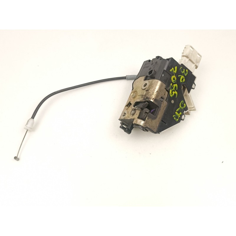 Recambio de cerradura puerta delantera derecha para citroën c4 1.6 d 9hy 109 cv referencia OEM IAM 9681332080  