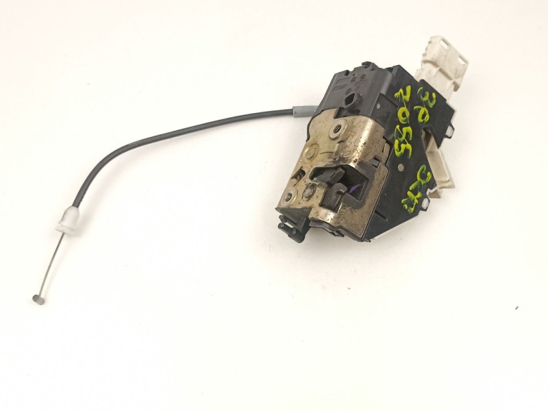 Recambio de cerradura puerta delantera derecha para citroën c4 1.6 d 9hy 109 cv referencia OEM IAM 9681332080  