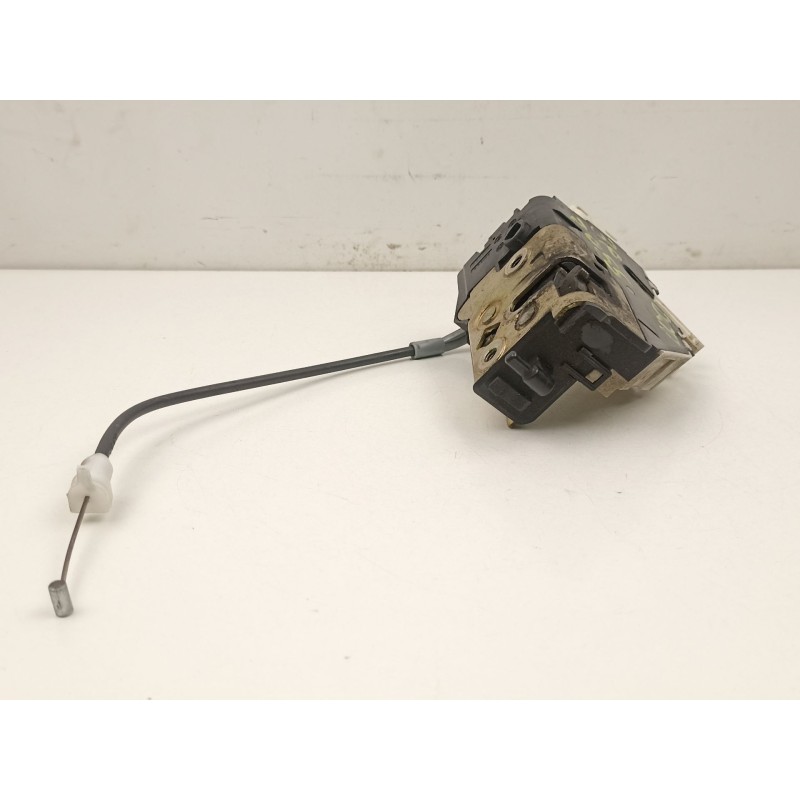 Recambio de cerradura puerta delantera derecha para citroën c4 1.6 d 9hy 109 cv referencia OEM IAM 9681332080  