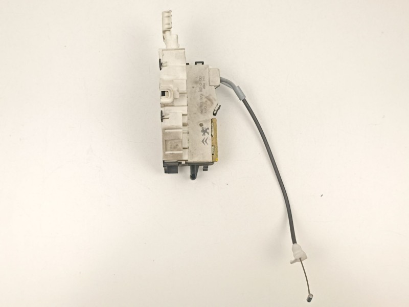 Recambio de cerradura puerta delantera derecha para citroën c4 1.6 d 9hy 109 cv referencia OEM IAM 9681332080  