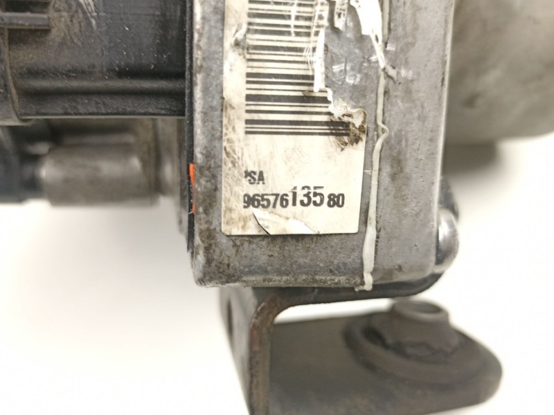 Recambio de bomba direccion electrica para citroën c4 1.6 hdi referencia OEM IAM 9657613580  