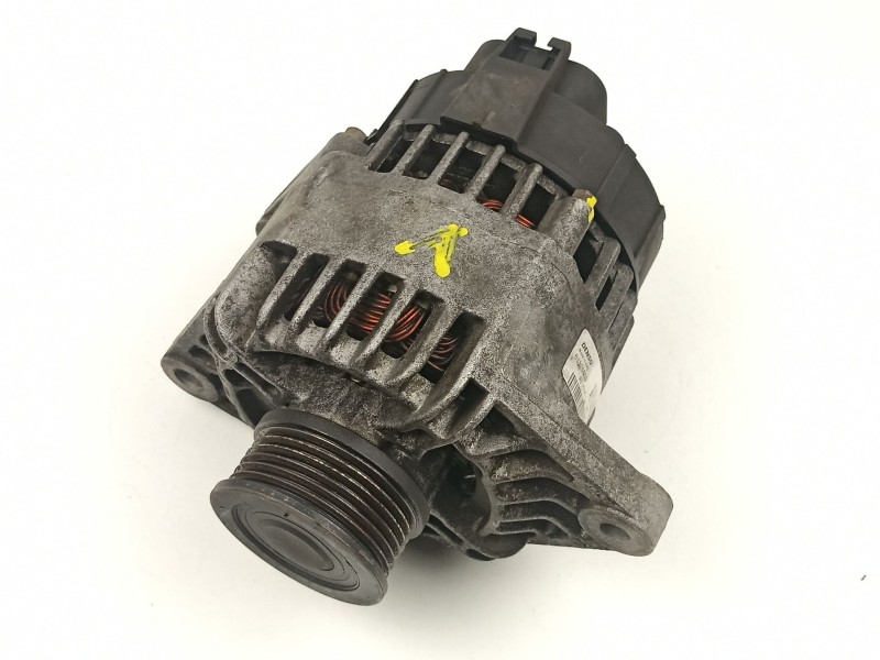 Recambio de alternador para fiat stilo 1.9 jtd referencia OEM IAM 46774420  