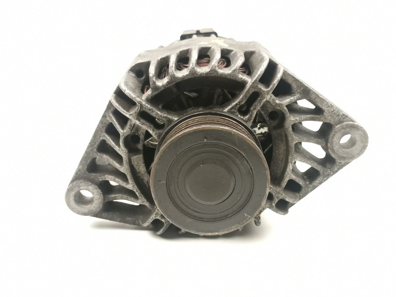 Recambio de alternador para fiat stilo 1.9 jtd referencia OEM IAM 46774420  