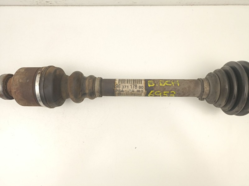 Recambio de transmision delantera derecha para citroën c4 1.6 hdi referencia OEM IAM 9637117880  