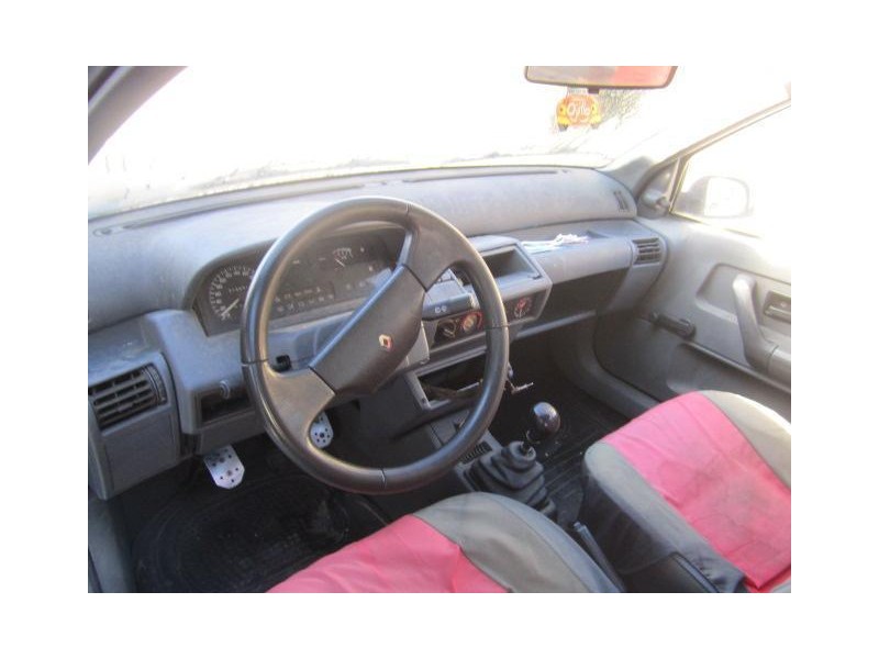 renault clio del año 1992