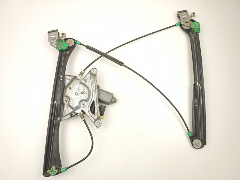 Recambio de elevalunas delantero izquierdo para audi a4 b5 (8d2) 1.9 tdi referencia OEM IAM 8D0837397C  