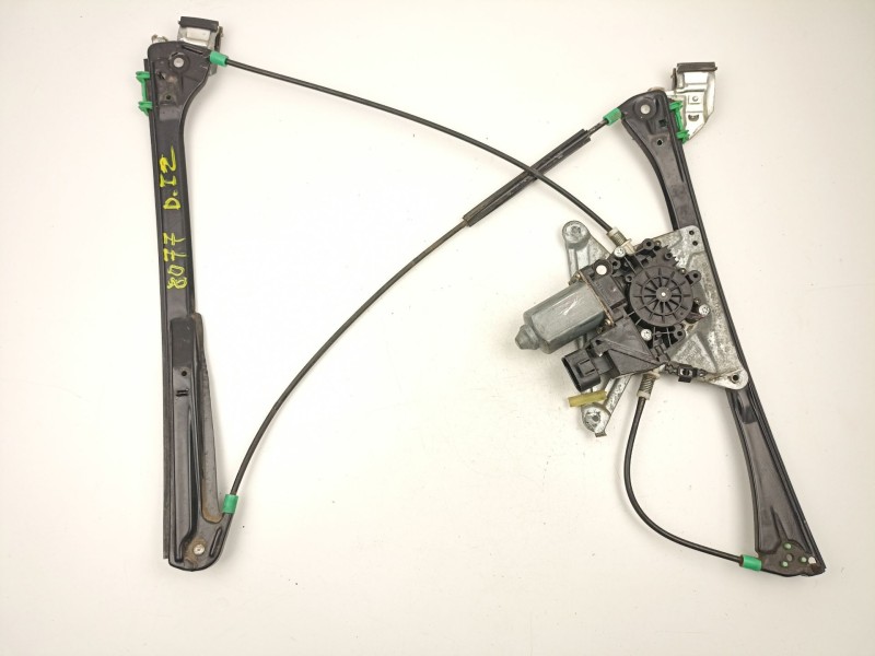 Recambio de elevalunas delantero izquierdo para audi a4 b5 (8d2) 1.9 tdi referencia OEM IAM 8D0837397C  