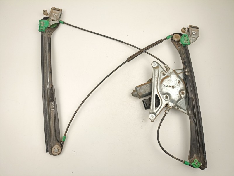 Recambio de elevalunas delantero derecho para audi a4 b5 (8d2) 1.9 tdi referencia OEM IAM 8D0837398D  