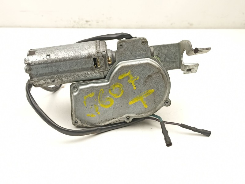 Recambio de motor limpia trasero para opel kadett 1.8 g referencia OEM IAM 90242020  