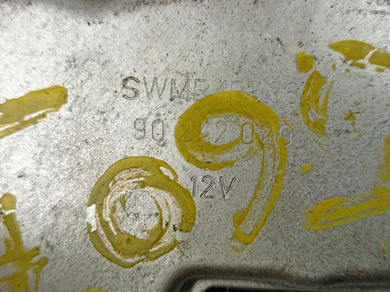 Recambio de motor limpia trasero para opel kadett 1.8 g referencia OEM IAM 90242020  