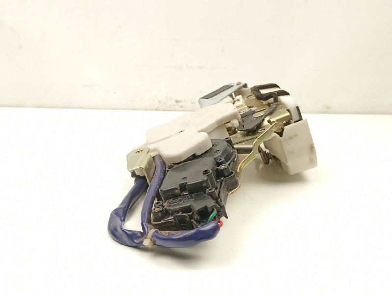 Recambio de cerradura puerta trasera derecha para suzuki liana 1.6g/m16a 5p referencia OEM IAM 8230154G01  