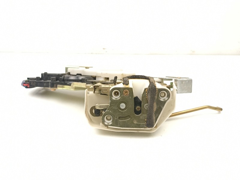 Recambio de cerradura puerta trasera derecha para suzuki liana 1.6g/m16a 5p referencia OEM IAM 8230154G01  