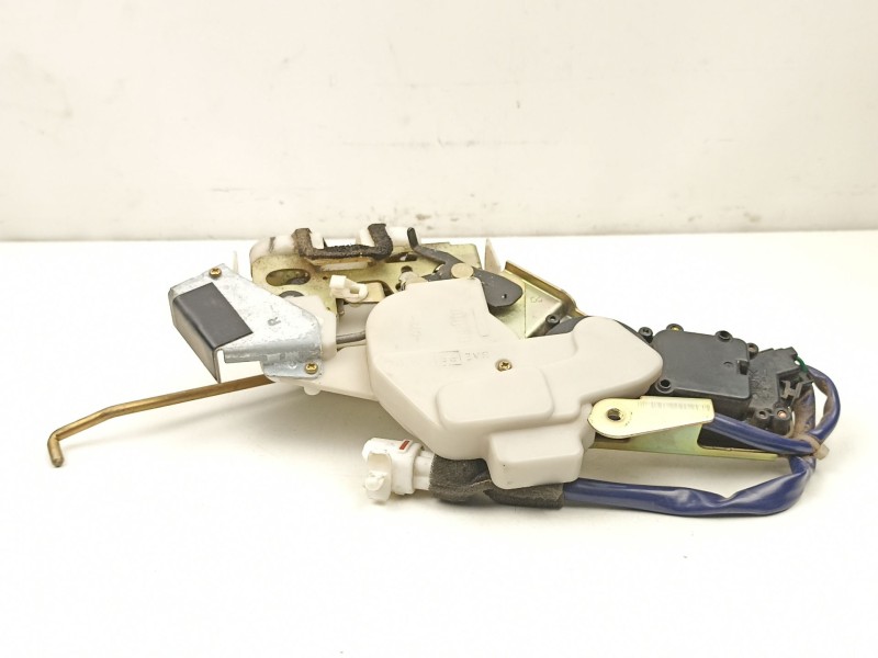 Recambio de cerradura puerta trasera derecha para suzuki liana 1.6g/m16a 5p referencia OEM IAM 8230154G01  