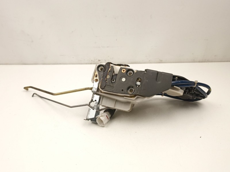 Recambio de cerradura puerta delantera izquierda para suzuki liana 1.6g/m16a 5p referencia OEM IAM 8220254G00  