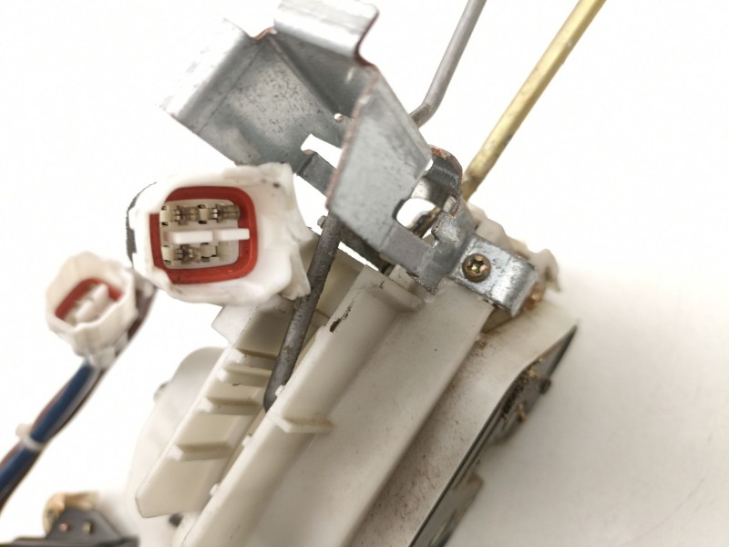 Recambio de cerradura puerta delantera izquierda para suzuki liana 1.6g/m16a 5p referencia OEM IAM 8220254G00  