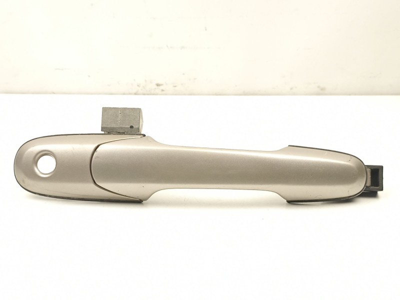 Recambio de manilla delantera derecha para suzuki liana 1.6g/m16a 5p referencia OEM IAM 8281054G10ZA4  