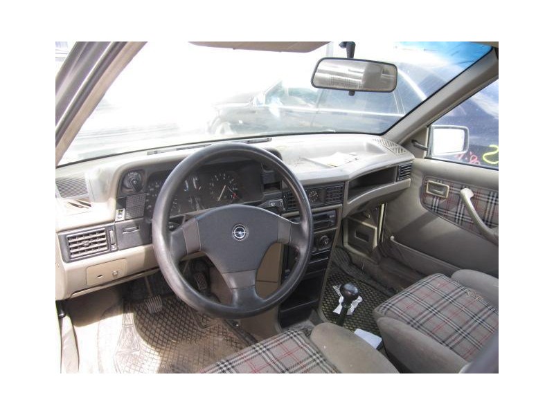 opel kadett del año 1999