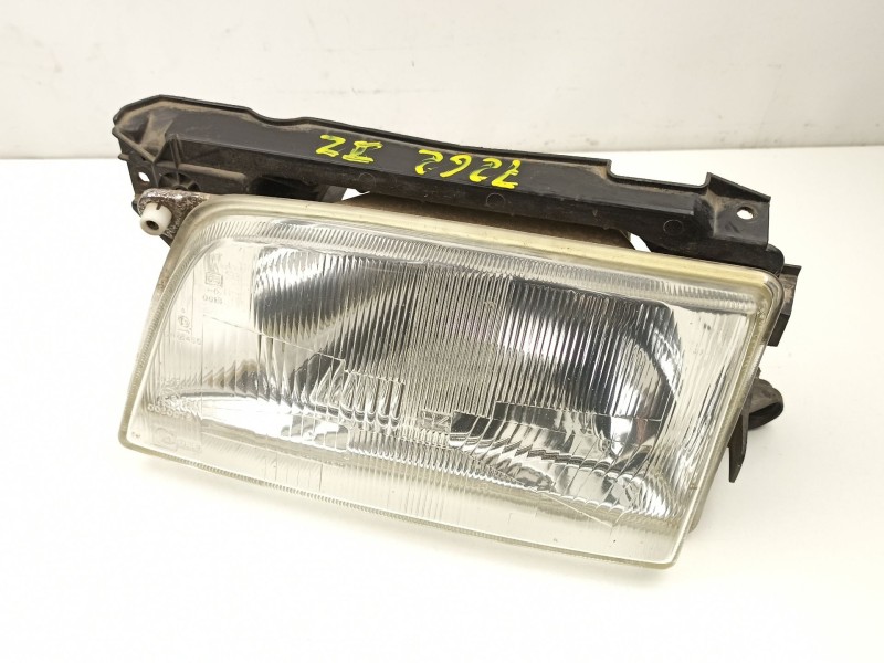 Recambio de faro izquierdo para opel kadett 1.6 g referencia OEM IAM 90008019  