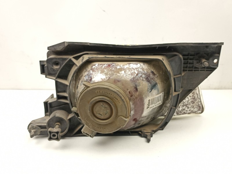 Recambio de faro izquierdo para opel kadett 1.6 g referencia OEM IAM 90008019  