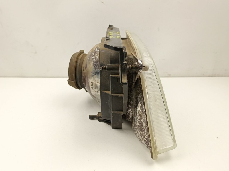 Recambio de faro izquierdo para opel kadett 1.6 g referencia OEM IAM 90008019  