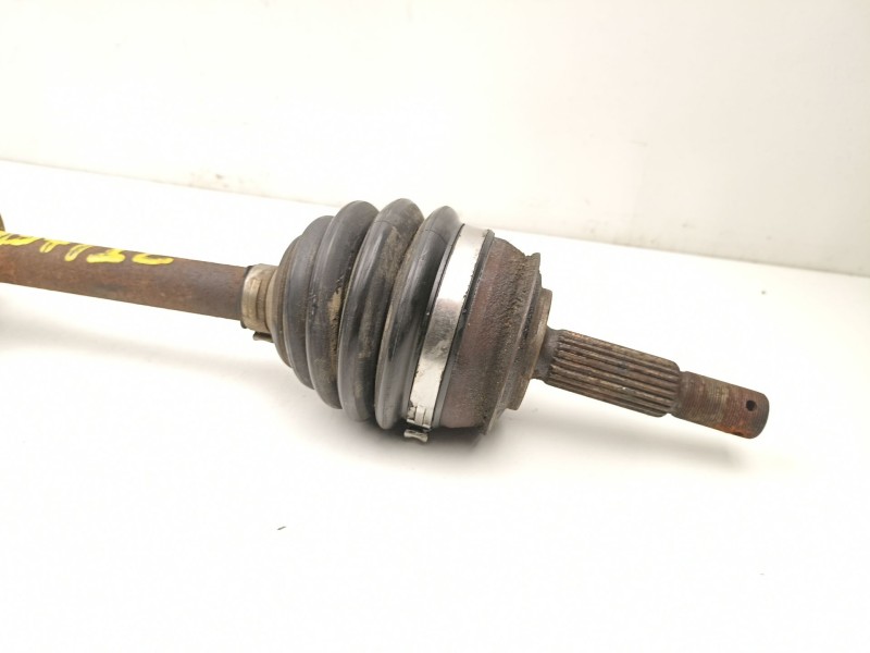 Recambio de transmision delantera izquierda para opel kadett 1.6 g sv gasolina 5p referencia OEM IAM 90009975  