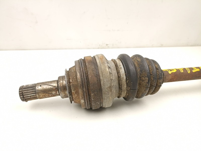 Recambio de transmision delantera izquierda para opel kadett 1.6 g sv gasolina 5p referencia OEM IAM 90009975  