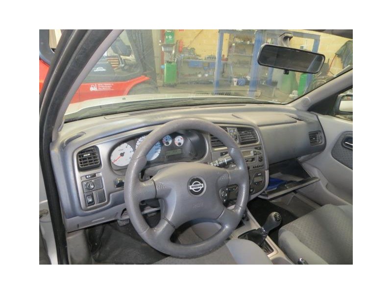 nissan primera del año 2002