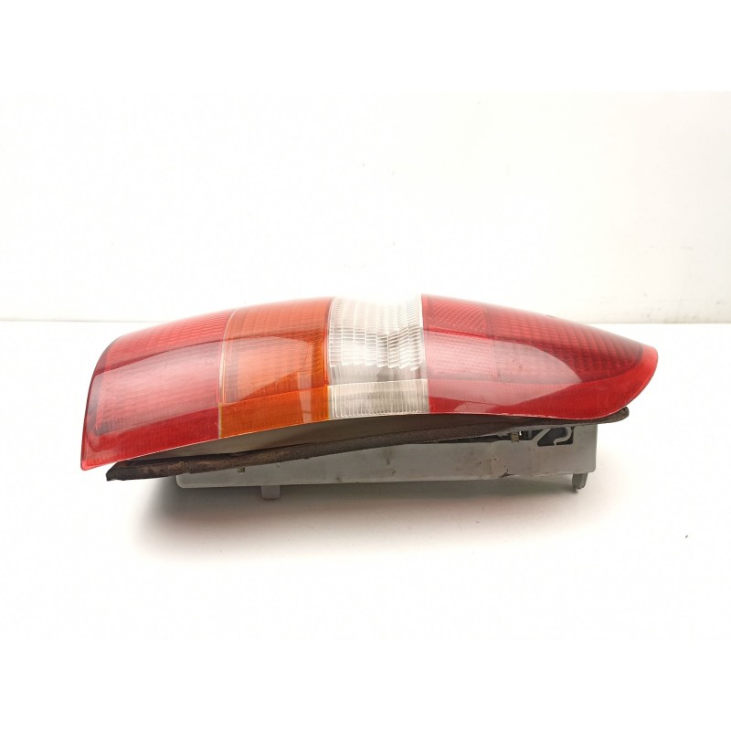 Recambio de piloto trasero derecho para ford escort 1.8 d referencia OEM IAM 91AG13A602CA  