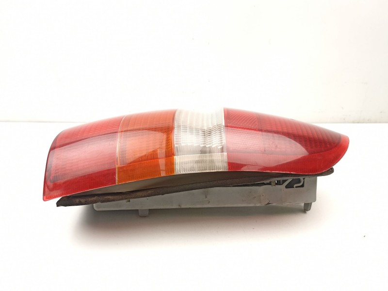 Recambio de piloto trasero derecho para ford escort 1.8 d referencia OEM IAM 91AG13A602CA  