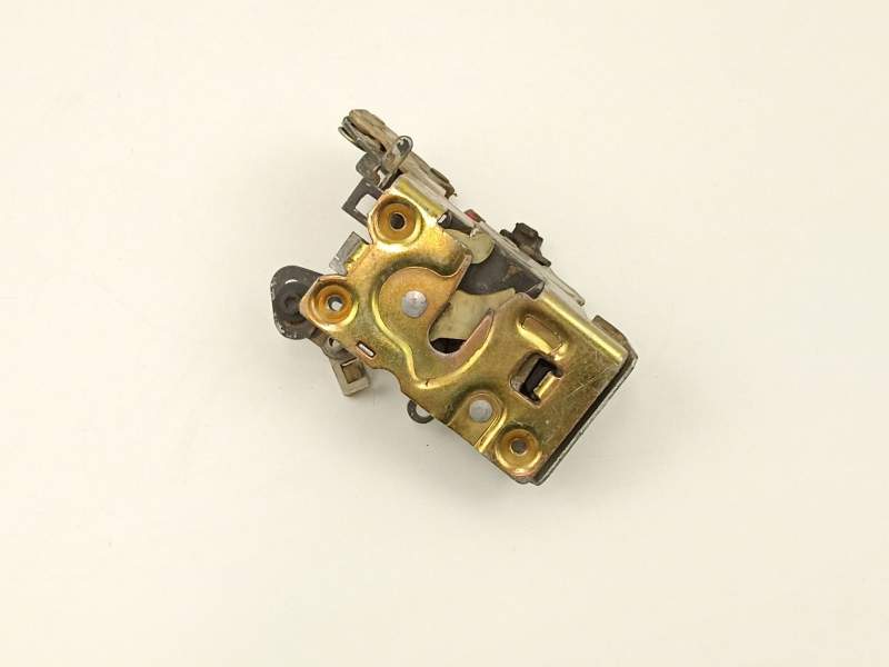 Recambio de cerradura puerta trasera derecha para jeep cherokee 2.5 td referencia OEM IAM 55075878  