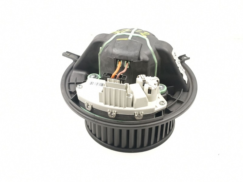 Recambio de motor calefaccion para bmw 335 3.0 td 306d5 referencia OEM IAM 64116933663  