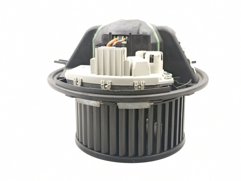 Recambio de motor calefaccion para bmw 335 3.0 td 306d5 referencia OEM IAM 64116933663  