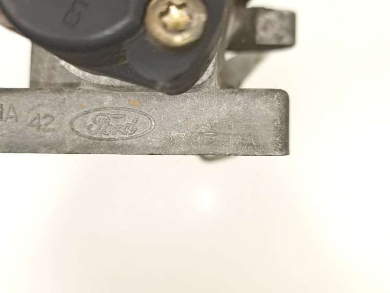Recambio de caja mariposa para ford escort 1.6 g referencia OEM IAM 958F9E926FB  938FMA